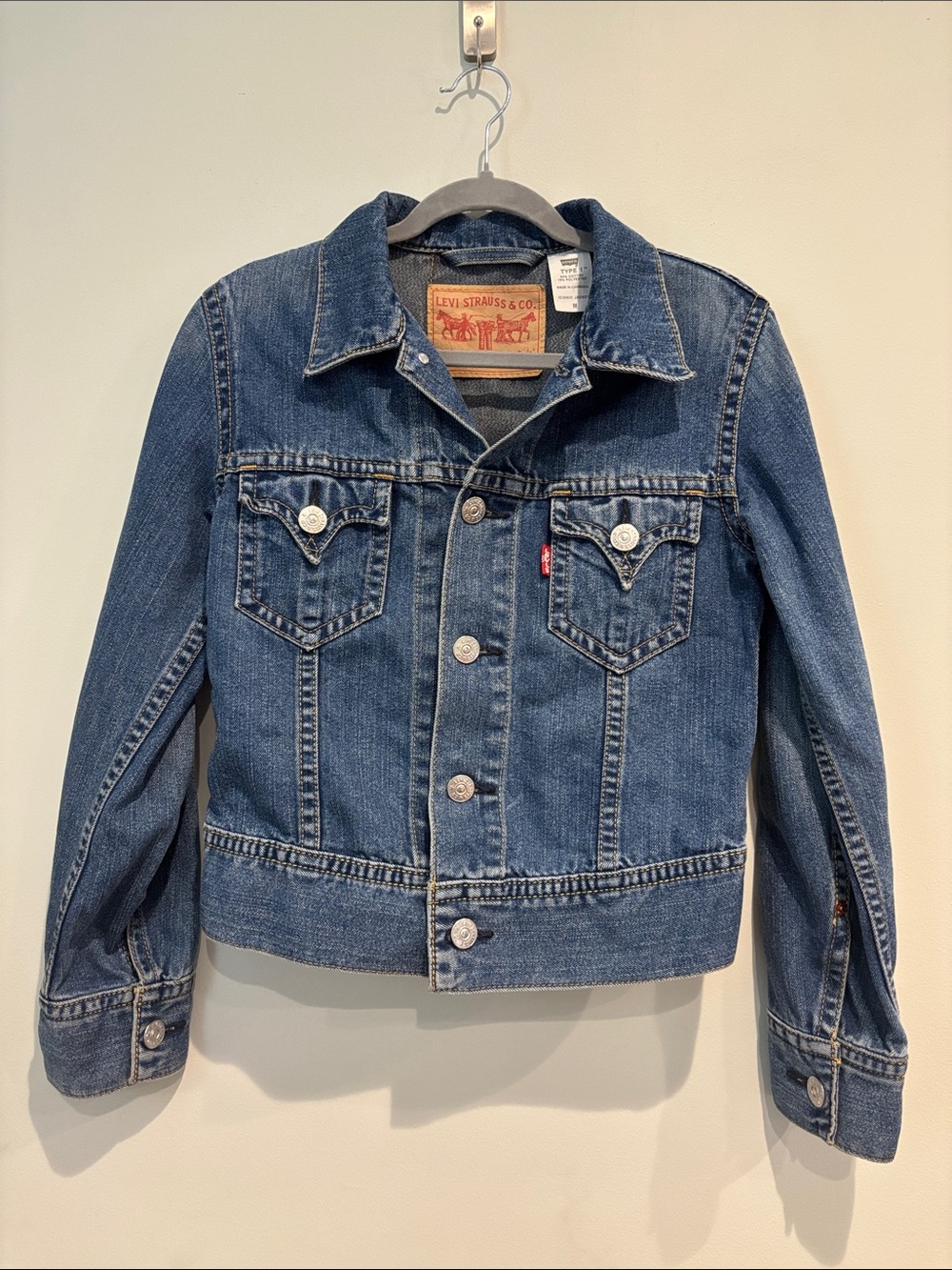 Vintage 2003 Levi's Type 1 Iconic Denim Jacket Medium Wash V-Yoke Size M